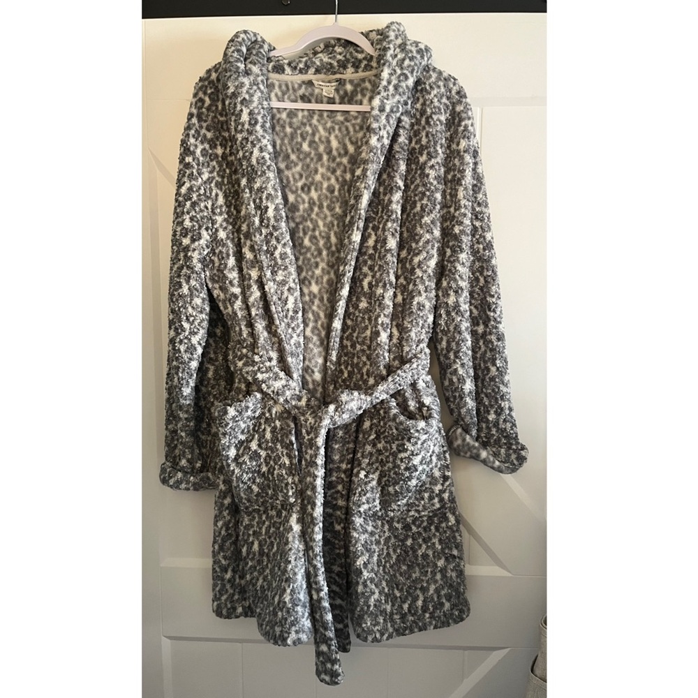 AE Gray Leopard Robe